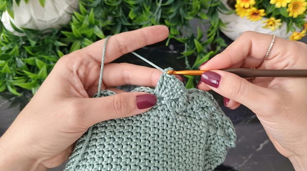 How To Crochet Very Easy Drawstring Bag 4