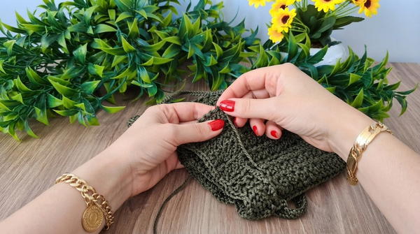 How To Crochet Very Easy Macrame Cord Bag 7