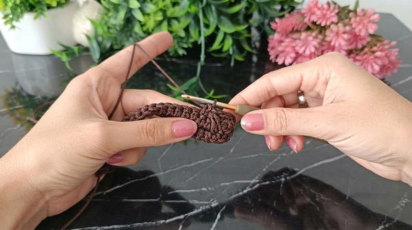 How To Crochet Very Easy Stunning Embossed Bag 3