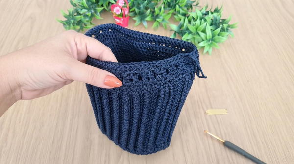 How To Crochet Very Easy Stylish Bag With Macrame Cord 6