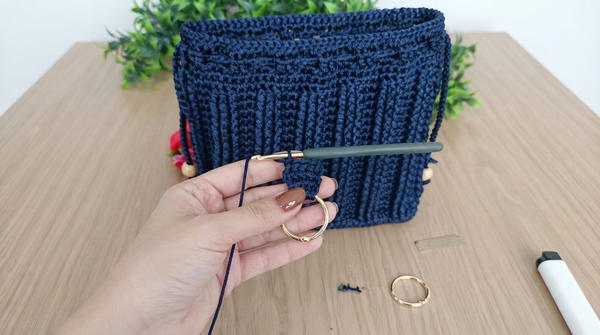 How To Crochet Very Easy Stylish Bag With Macrame Cord 7
