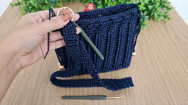 How To Crochet Very Easy Stylish Bag With Macrame Cord 8