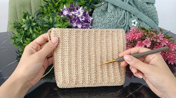 How To Crochet Very Easy Thessaloniki Stitch Looks On A Bag 6