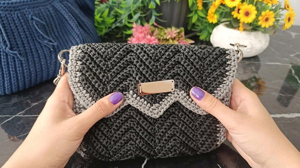 How To Crochet Very Easy Zigzag Pattern Shoulder Bag 7