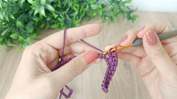 How To Crochet Very Easy Zigzag Texture Bag (3)