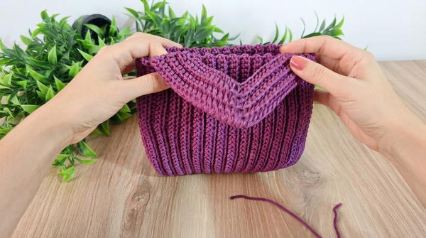 How To Crochet Very Easy Zigzag Texture Bag (8)