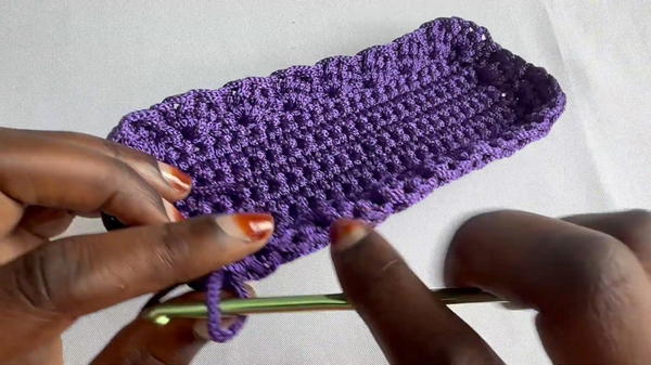 How to Crochet A Simple Mini Shoulder Bag Tutorial (4)