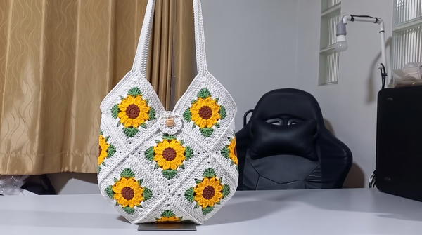 How to Crochet Flower Granny Square Bag 2
