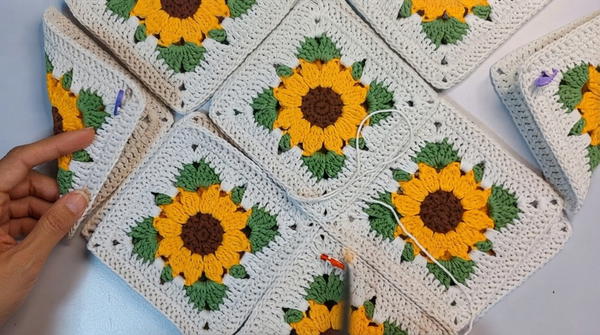 How to Crochet Flower Granny Square Bag 7