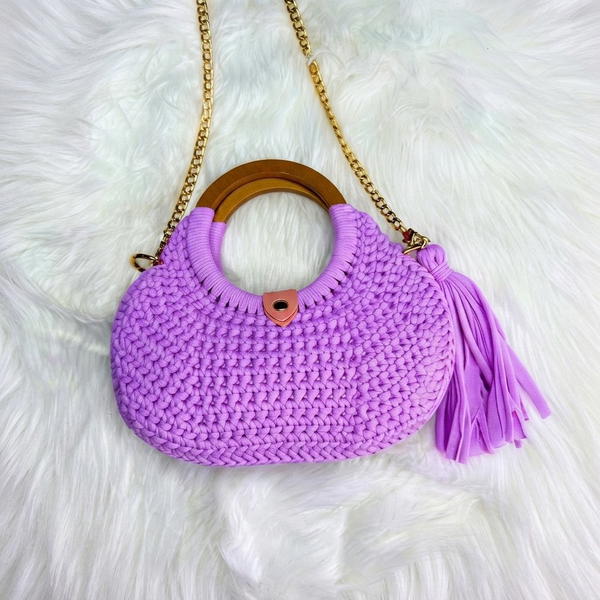 How to Crochet a Half Moon Bag (11)