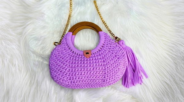 How to Crochet a Half Moon Bag (2)