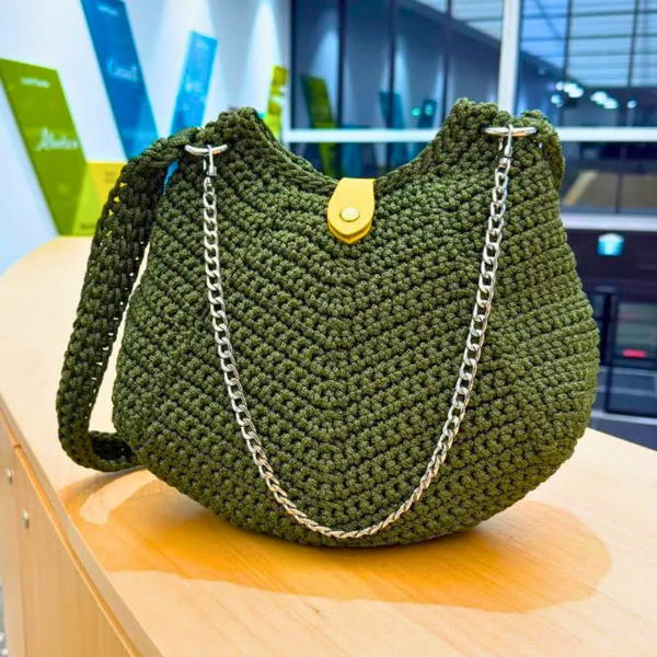 How to Crochet an Elegant Bag with a Simple design (11)