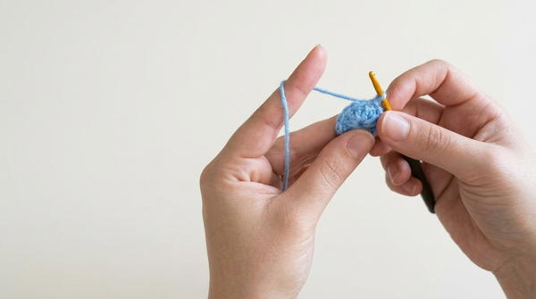 VERY SIMPLE CROCHET GLOVE PATTERN