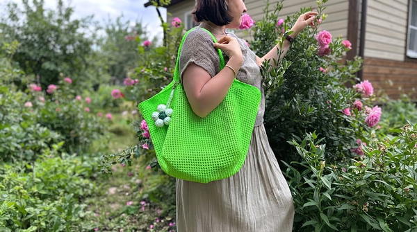 A great crocheted shopper that anyone can make! 10