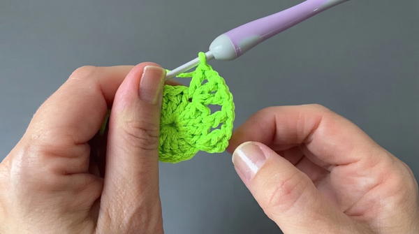 A great crocheted shopper that anyone can make! 4