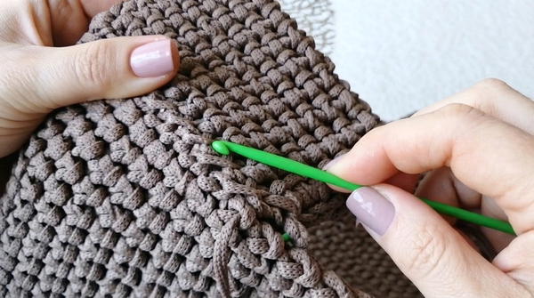 CROCHETED CROSS-BODY BAG (4)