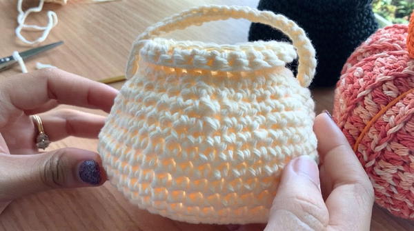 Crochet Cauldron _ Step By Step _ Crochet Decor (4)