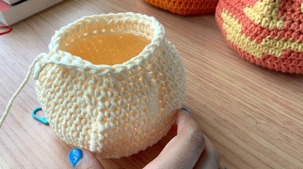 Crochet Cauldron _ Step By Step _ Crochet Decor (5)