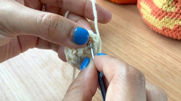 Crochet Cauldron _ Step By Step _ Crochet Decor (7)