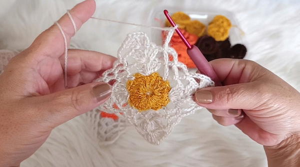 Crochet Vest Pattern with Motifs to Adorn Your Bridal Trousseaur (2)