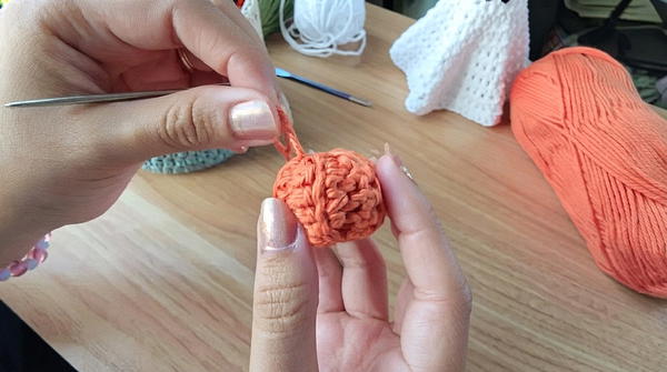 Crochet a Ghost for Halloween (7)