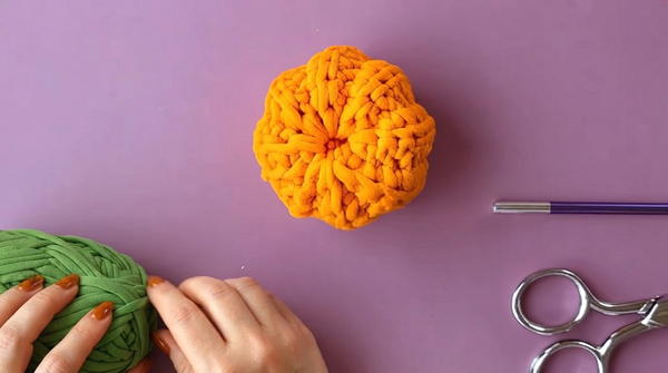 Crochet a Mini Pumpkin Beginner Friendly Step By Step (3)