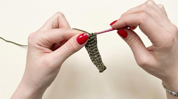 How To Crochet Acorn With Oak Leaves 8