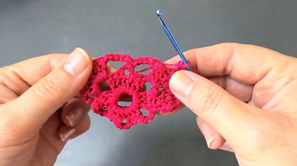 How To Crochet Beautiful Scarf 4