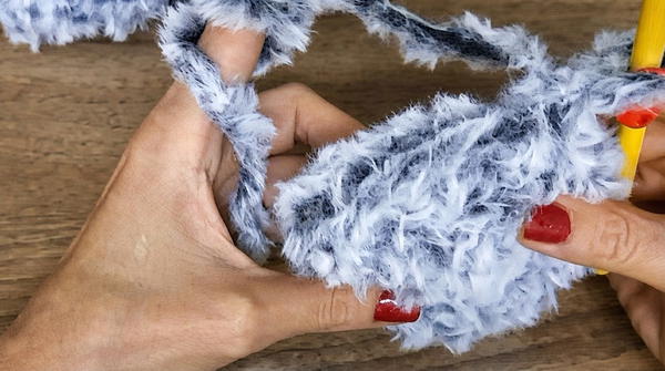 How To Crochet Fur Hat in 1 Hour _ So Easy (5)