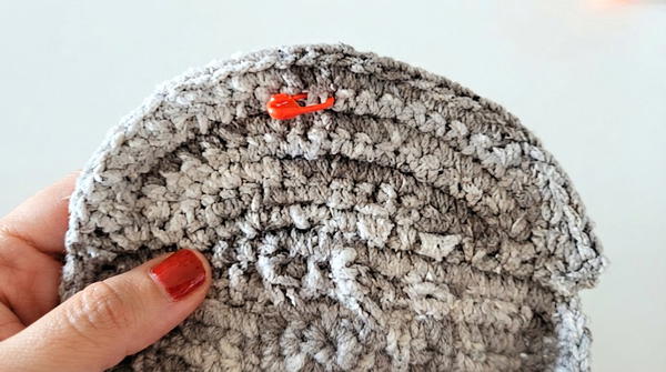 How To Crochet Peaked Cap with Winter Yarn (9)