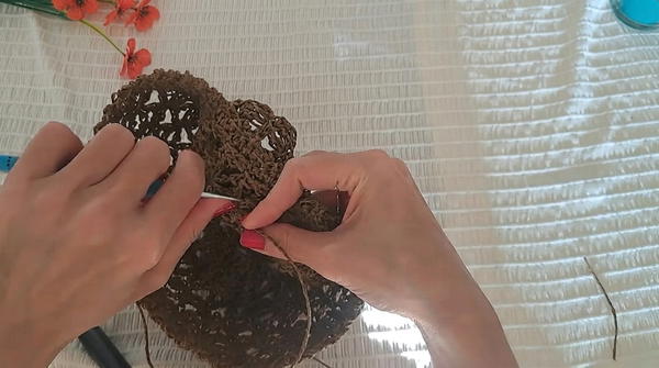 How To Crochet Summer Beanie Hat From Paper Yarn (9)