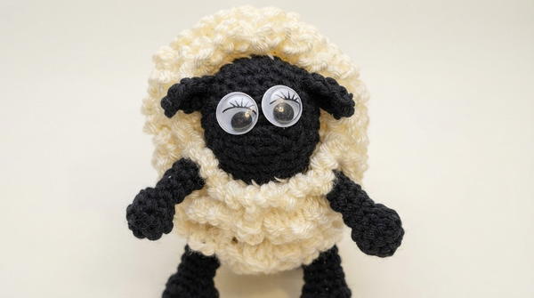 How to Crochet a Beautiful Six-Piece Set _ Easy Step-by-Step Tutorial (7)
