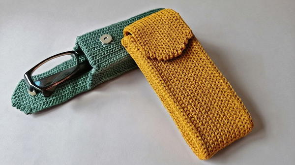 How to Crochet a Case for Glasses or a Phone (6)