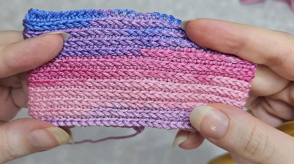 How to Crochet a Cute Bow in Minutes _ Super Easy and Quick Tutorial for Beginners (7)