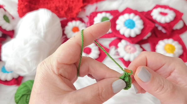 How to Crochet a Gorgeous Popcorn Daisy Motif Vest Cardigan _ Beautiful Floral Design (8)