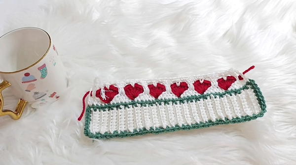 How to Crochet a Heart-Shaped Mug Cover for Valentine's Day _ Sweet and Lovely Gift Idea (13)