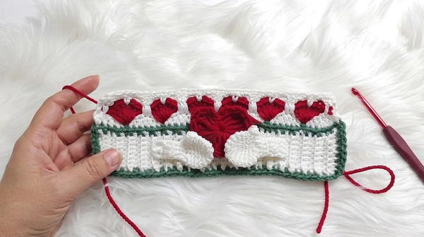 How to Crochet a Heart-Shaped Mug Cover for Valentine's Day _ Sweet and Lovely Gift Idea (6)