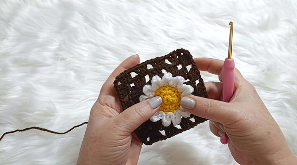 How to Crochet a Lovely Daisy Motif Baby Dress _ Beautiful Floral Dress Tutorial (9)