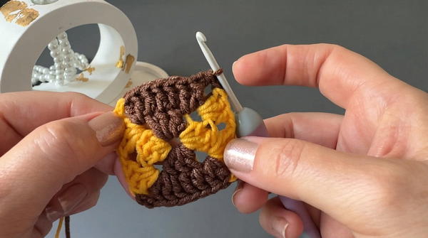 How to Crochet simple, colorful crochet motif 6