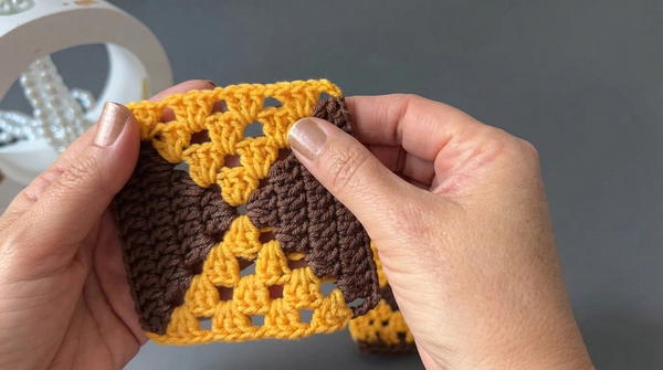 How to Crochet simple, colorful crochet motif 7