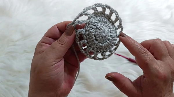 How to Make a Lace-Like Braided Hair Bonnet (5)
