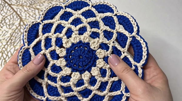 How to crochet a 3D napkin in 15 minutes (3)
