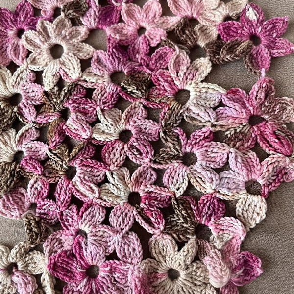 How to crochet a flower pattern without breaking the thread (11)