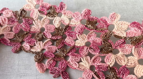 How to crochet a flower pattern without breaking the thread (9)