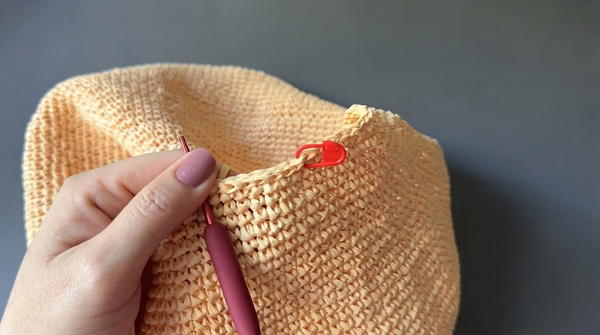 How to crochet a raffia clasp bag. Crochet (5)