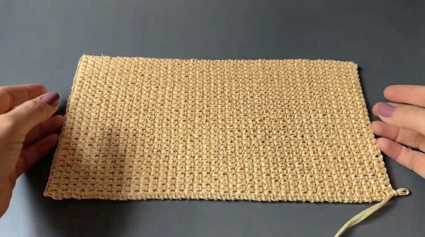How to crochet a raffia clasp bag. Crochet (7)