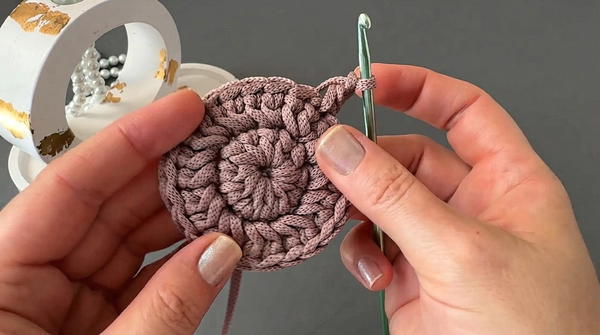 How to knit a fashion accessory in 30 minutes! Crochet (7)