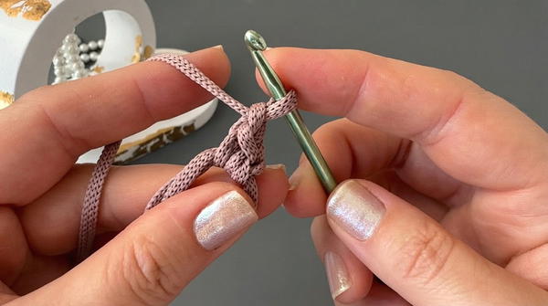 How to knit a fashion accessory in 30 minutes! Crochet (8)