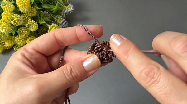 How to knit a stylish bag strap with your own hands 4