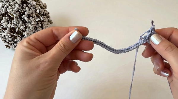 How to knit a stylish cosmetic bag 3